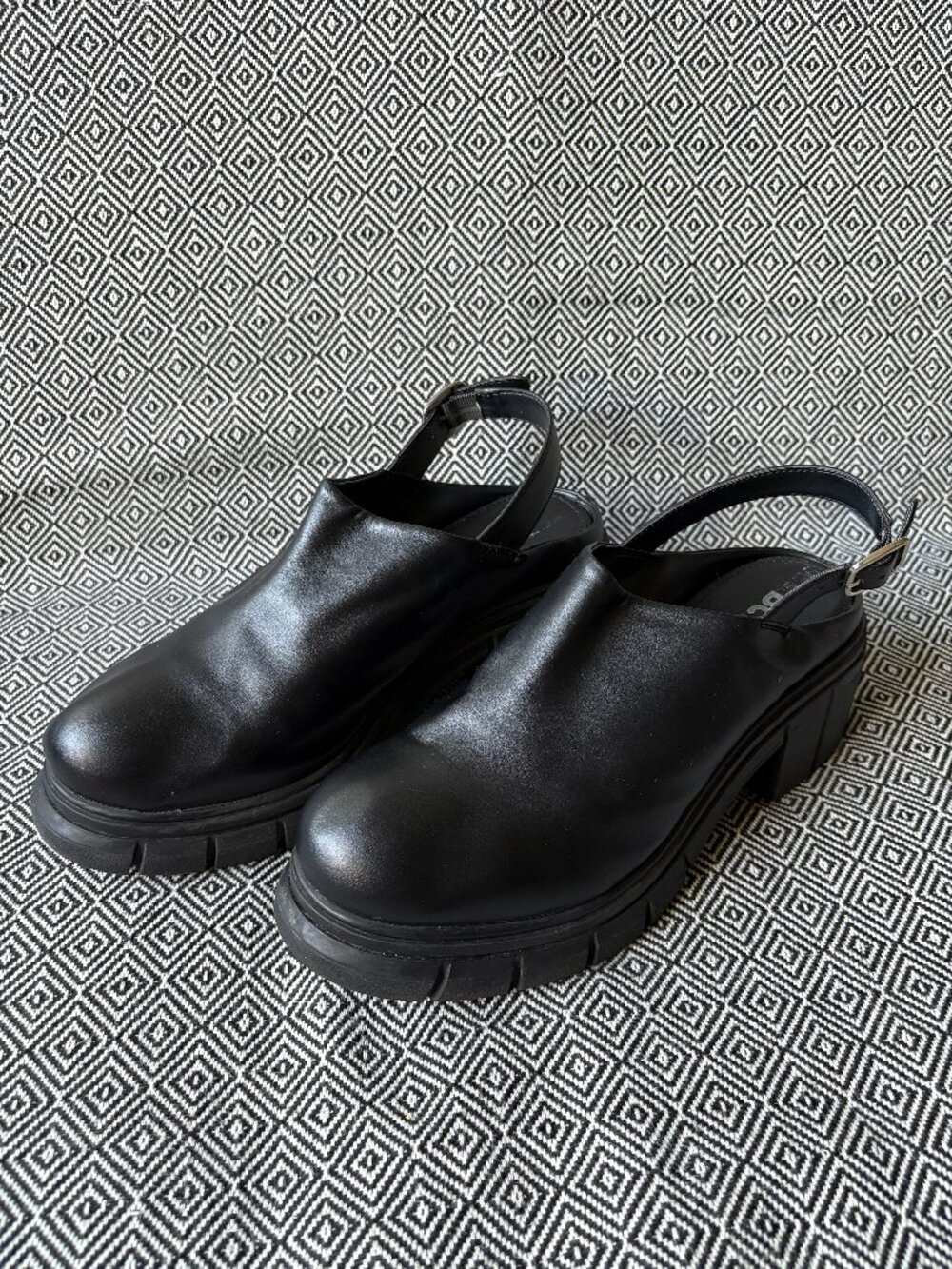 BC Footwear Women's Black Clogs